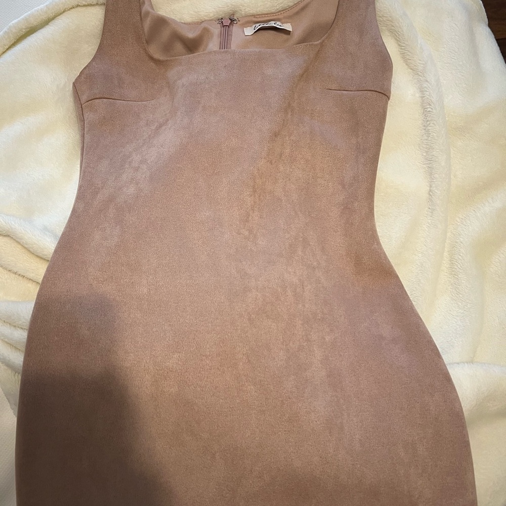 Elegant Tan Sleeveless Dress